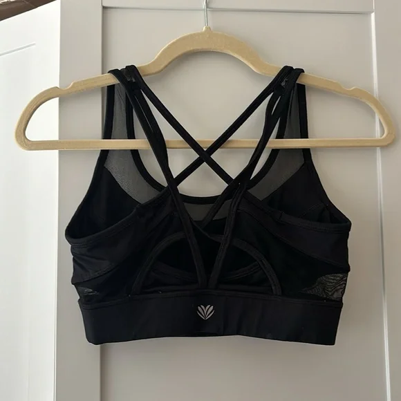 Forever 21 black sports bra - Picture 2 of 3